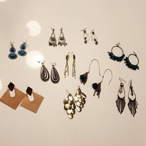 Lot of 8 Beautiful Dangling Earrings!!
